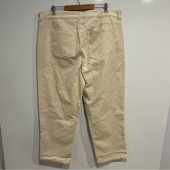 NWT Universal Standard High Rise Straight Corduroy Pants - Khaki - Picture 4 of 9